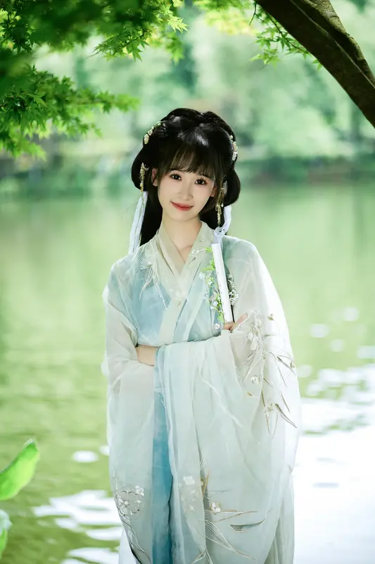 [YITUYU艺图语]2025.01.22 小师妹 春娇 - 艺图语